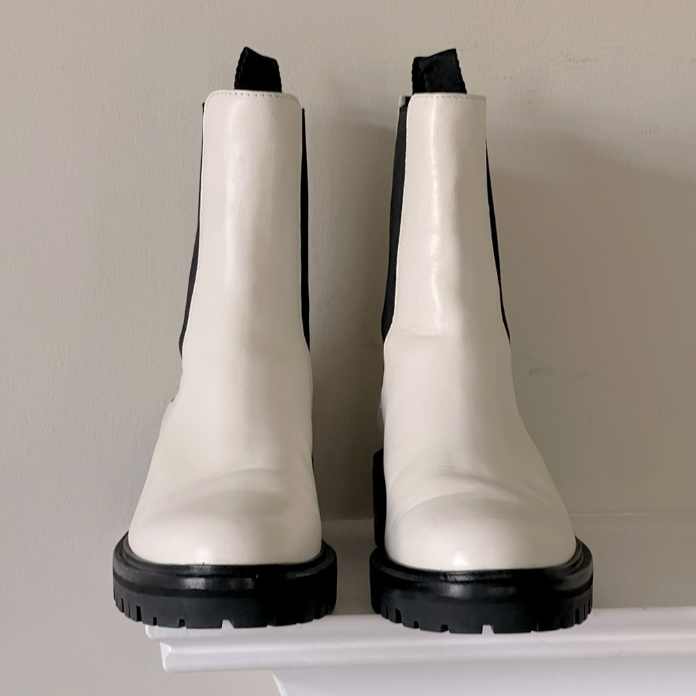 PAIGE Women’s Briana Lug Sole Leather Chelsea White Slip on Ankle Boots Size 8.5 - Picture 2 of 10